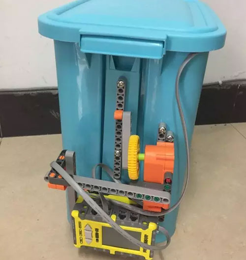 智能果殼箱，智慧出紙機(jī)……孩子們讓生活更智能！