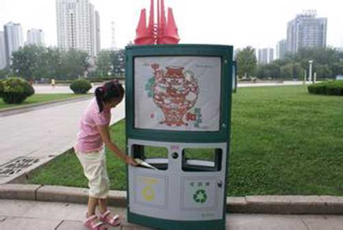 欣方圳戶(hù)外廣告垃圾箱為東莞石龍街道添彩